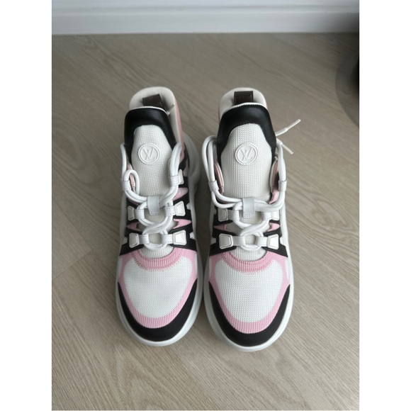 💯NWOT LV Archlight sneakers popular color-way! Perfect for Spring/Summer 🌷😎 - Picture 5 of 5